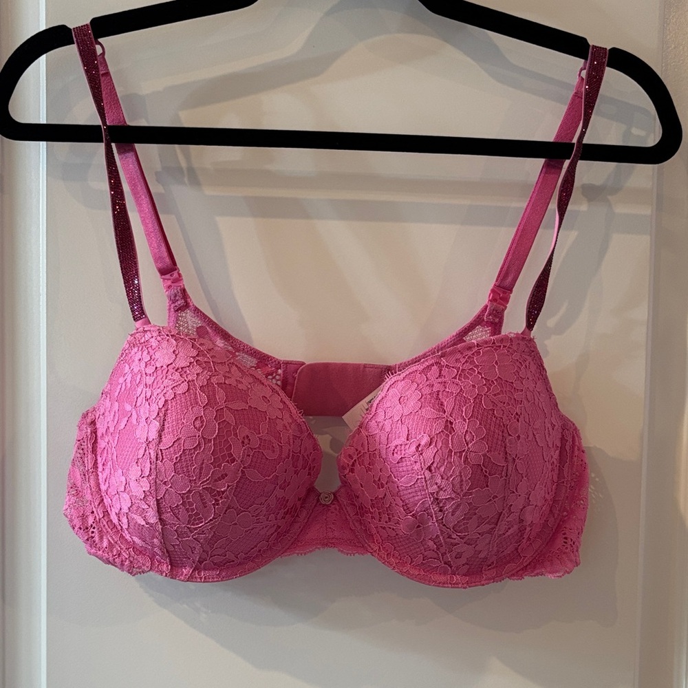 Victoria's Secret Fuchsia Lace Bra